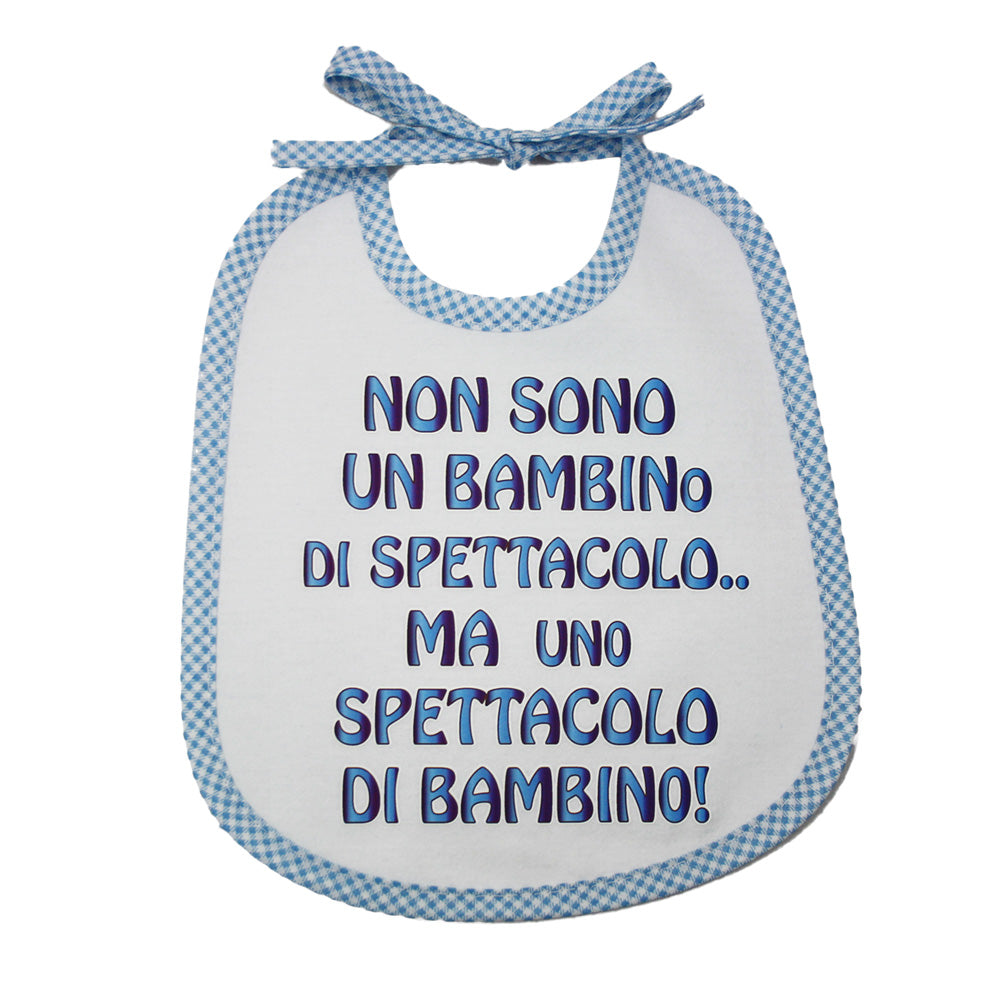 Bavaglino LE FRASI cm. 20x24 con laccetti e stampa con transfer