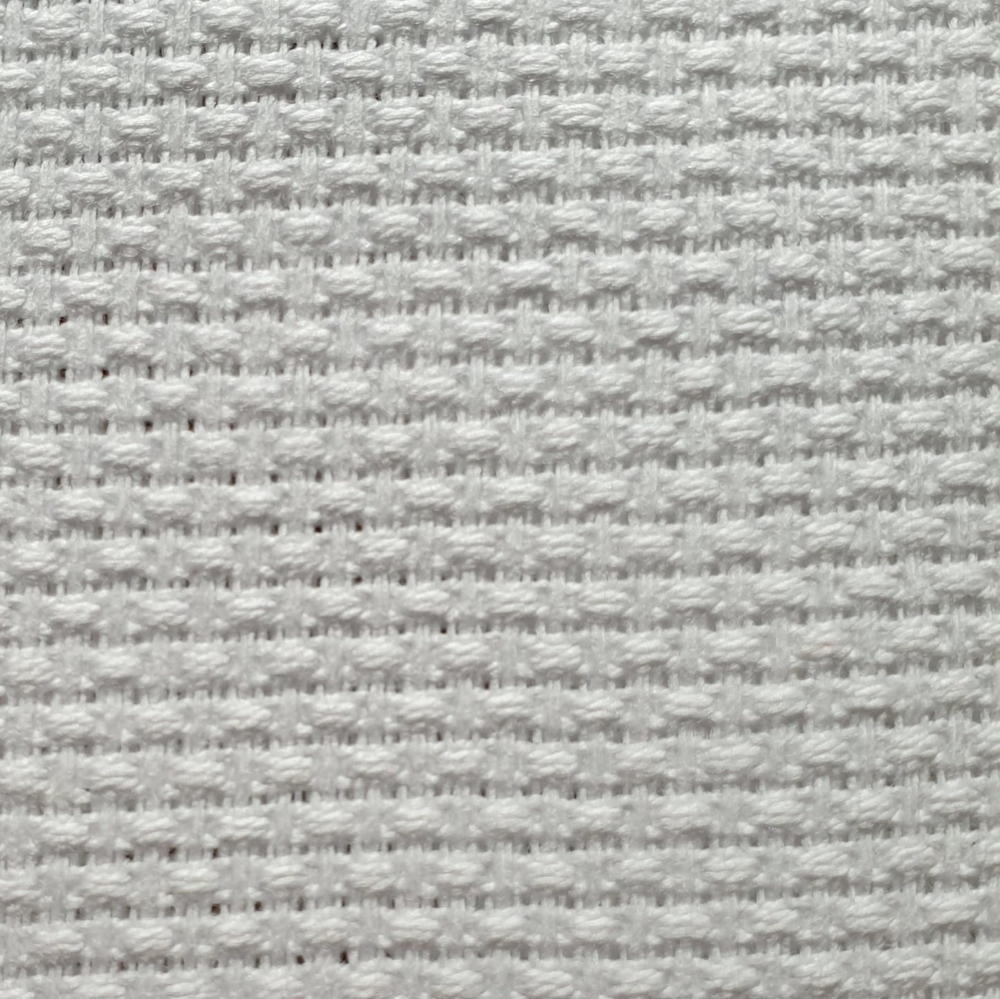 Tessuto per Punto Croce | 170cm x 100cm | 100% cotone | |44 fori 11 ct. 4.4 punti per centimetro | made in italy | tela aida per ricamo.