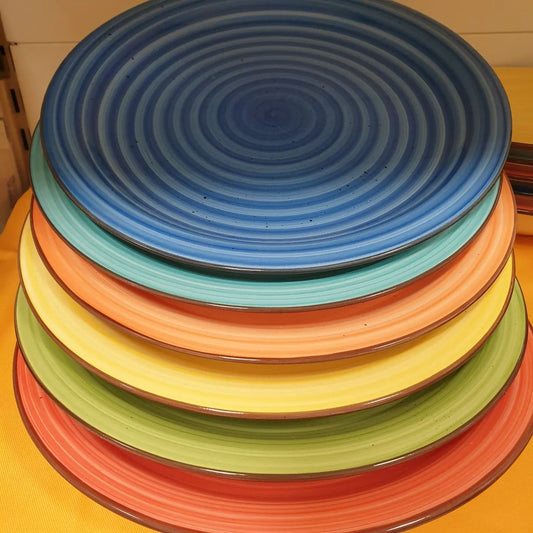 Servizio 18 piatti  ceramica multicolore.